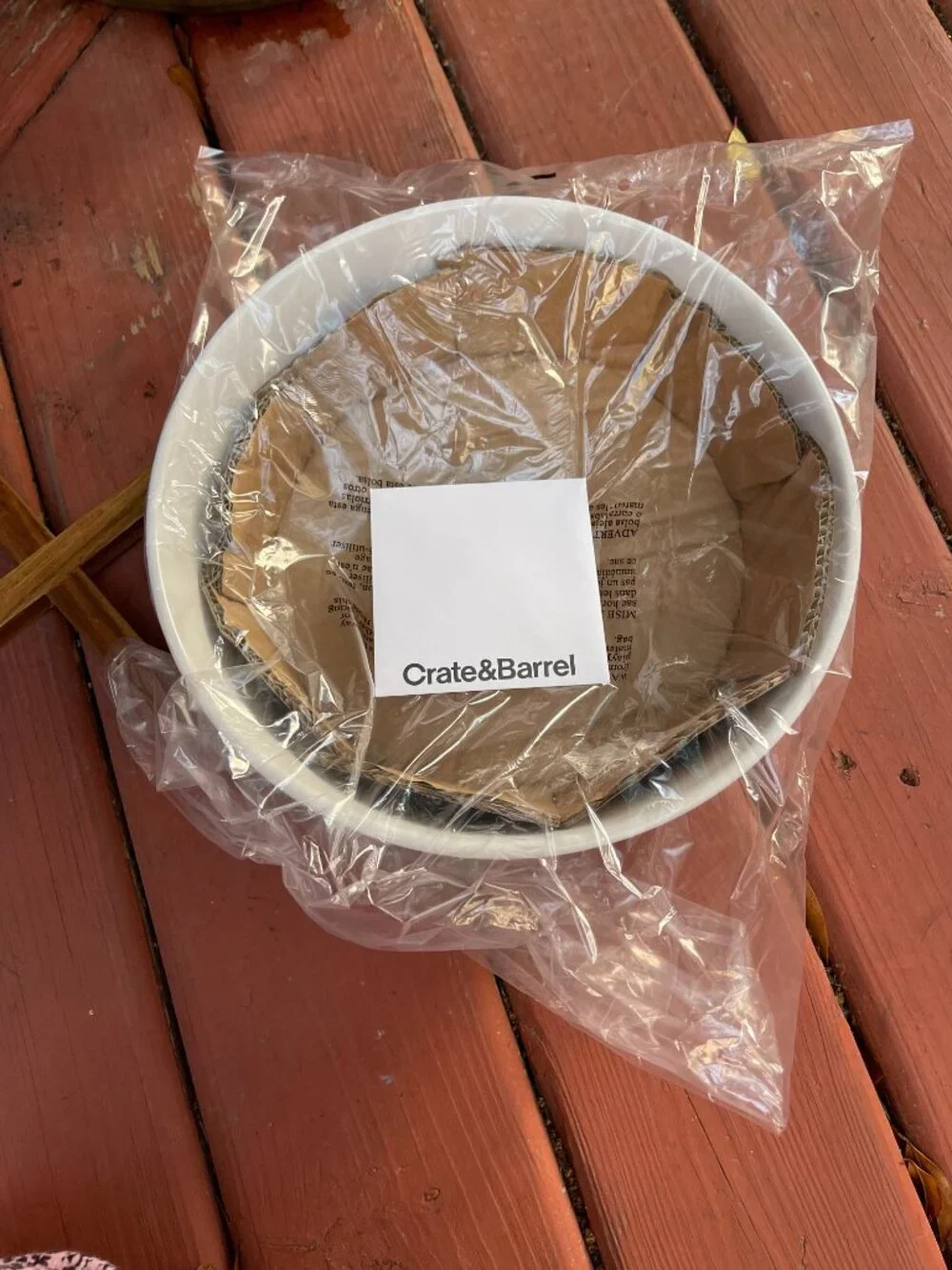 NIB Crate&Barrel Oven-to-Table Serving Bowl with Dark Wood Trivet
